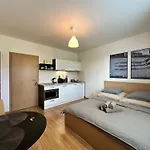 Cozy In The Wider Center 아파트 *