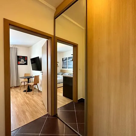 Cozy In The Wider Center 아파트